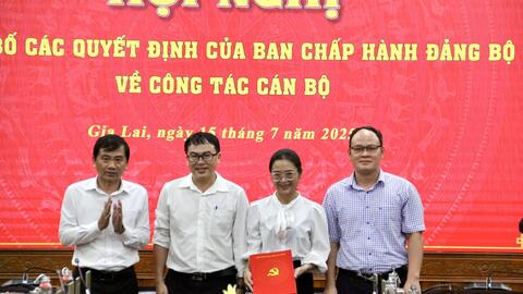Hội nghị công bố các Quyết định của Ban Chấp hành Đảng bộ về công tác cán bộ.